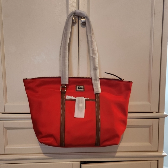 large wayfarer zip tote with accessories - Picture 3 of 9